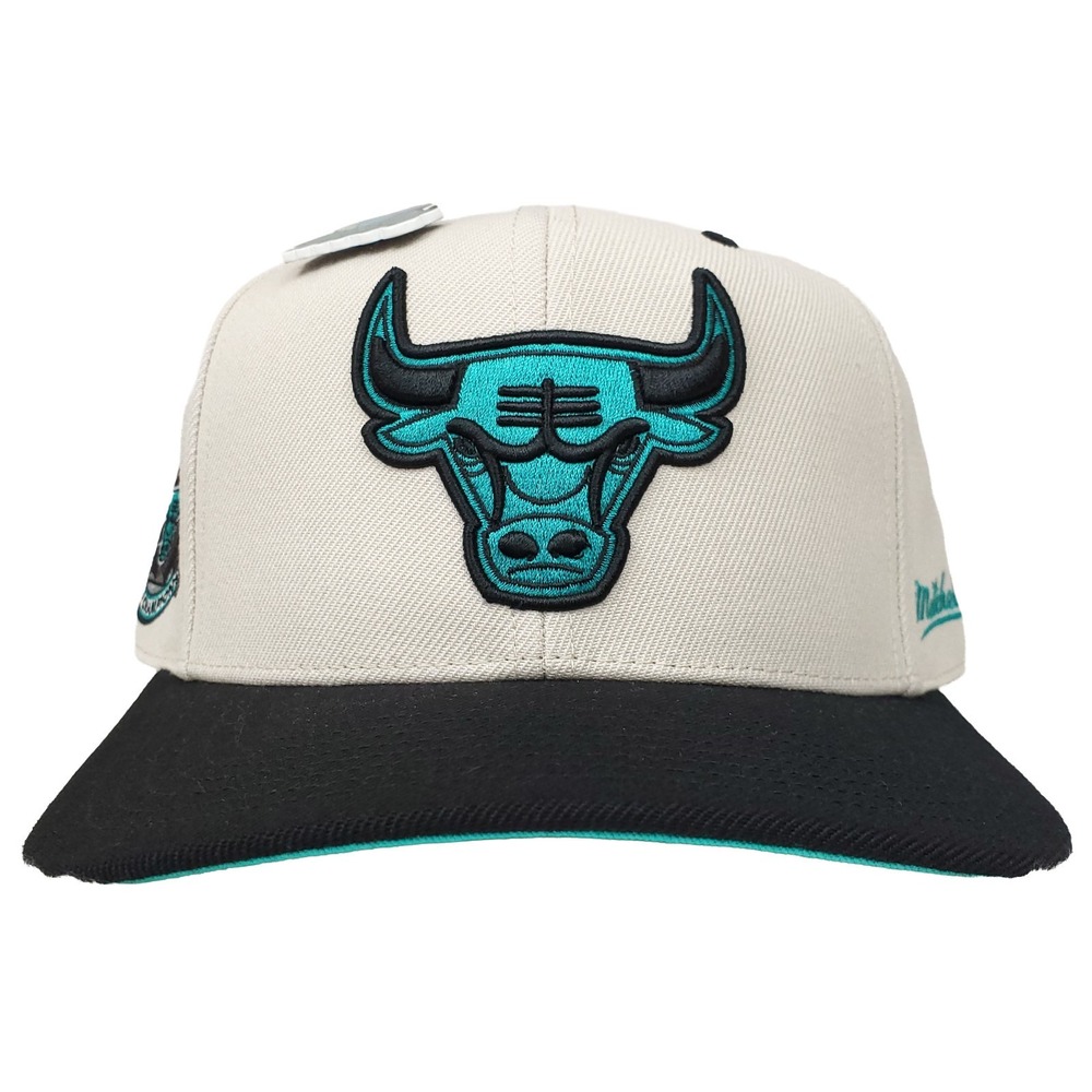 Chicago Bulls Mitchell & Ness NBA Fitted 7 1/8 Hat Cap 3D Logo Lapel Pin New